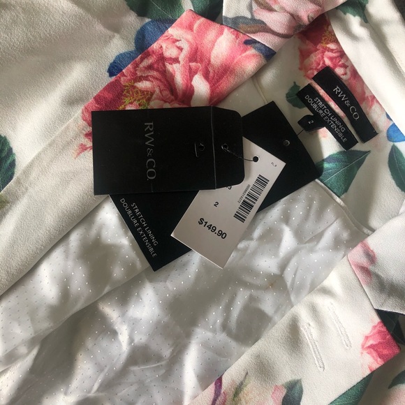 RW & Co Floral blazer in size 2 - Picture 3 of 3